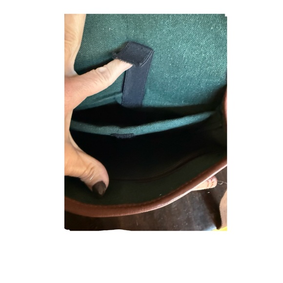 Elegant Brown Leather Shoulder Bag - Picture 8 of 12